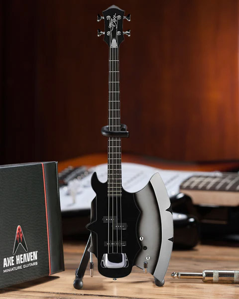 KISS Gene Simmons Signature AXE Bass © Axe Heaven