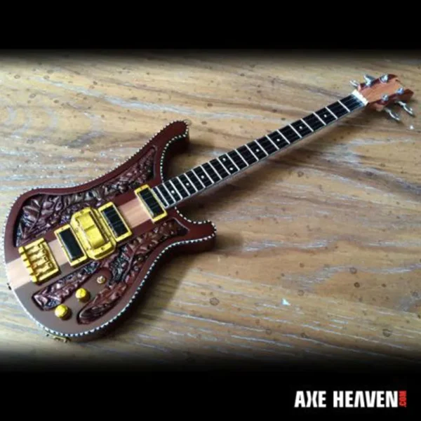 Bajo en miniatura de Lemmy - Axe Heaven